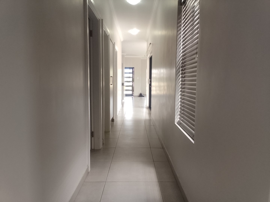 To Let 3 Bedroom Property for Rent in Blue Mountain Village Western Cape